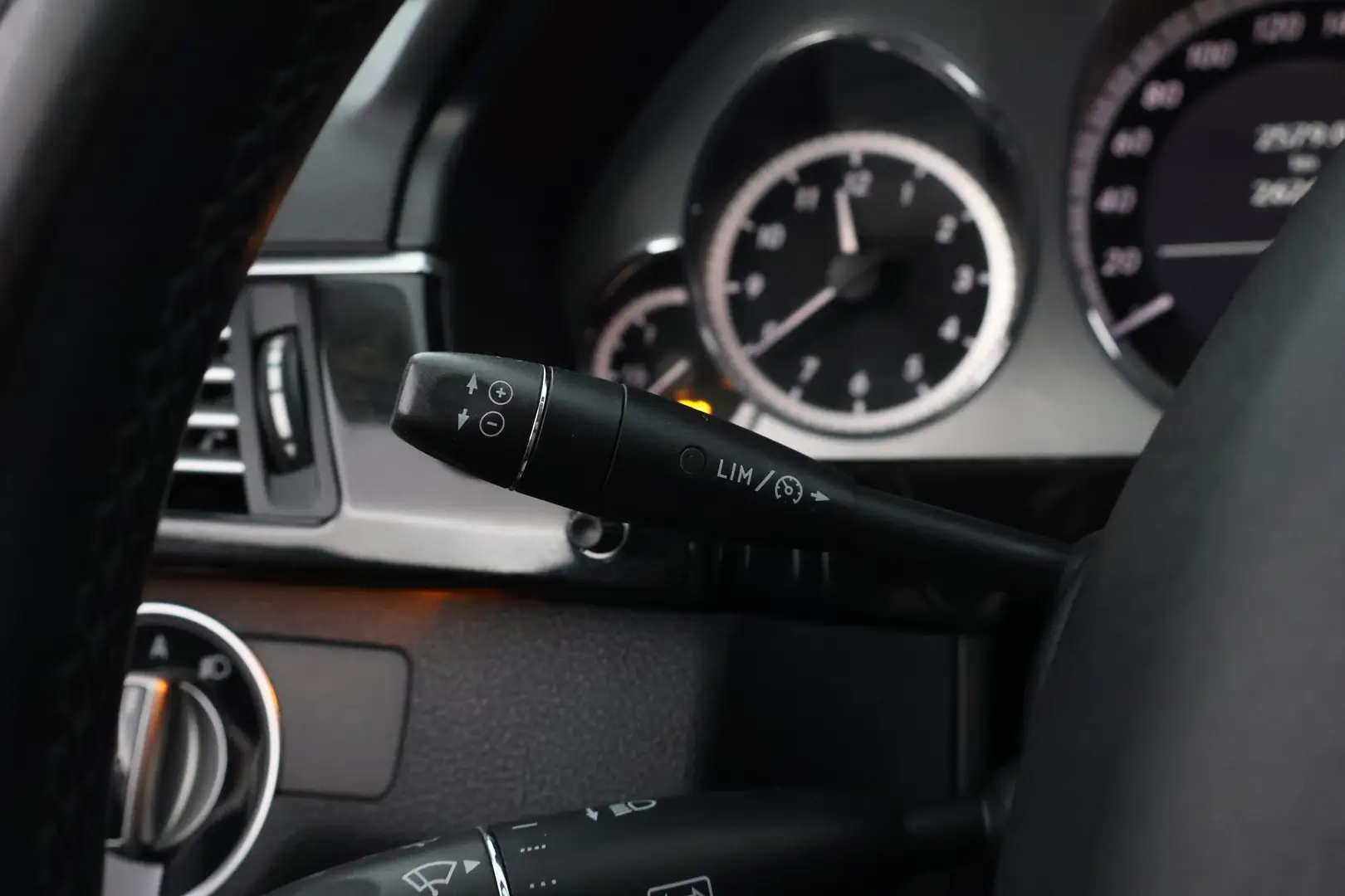 Car Image - 17skVpCT7MZ7DTuYORSpkM