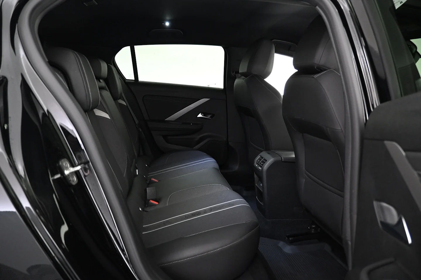 Car Image - 6Mdk6y9OFnQclCWyKh1Hgh