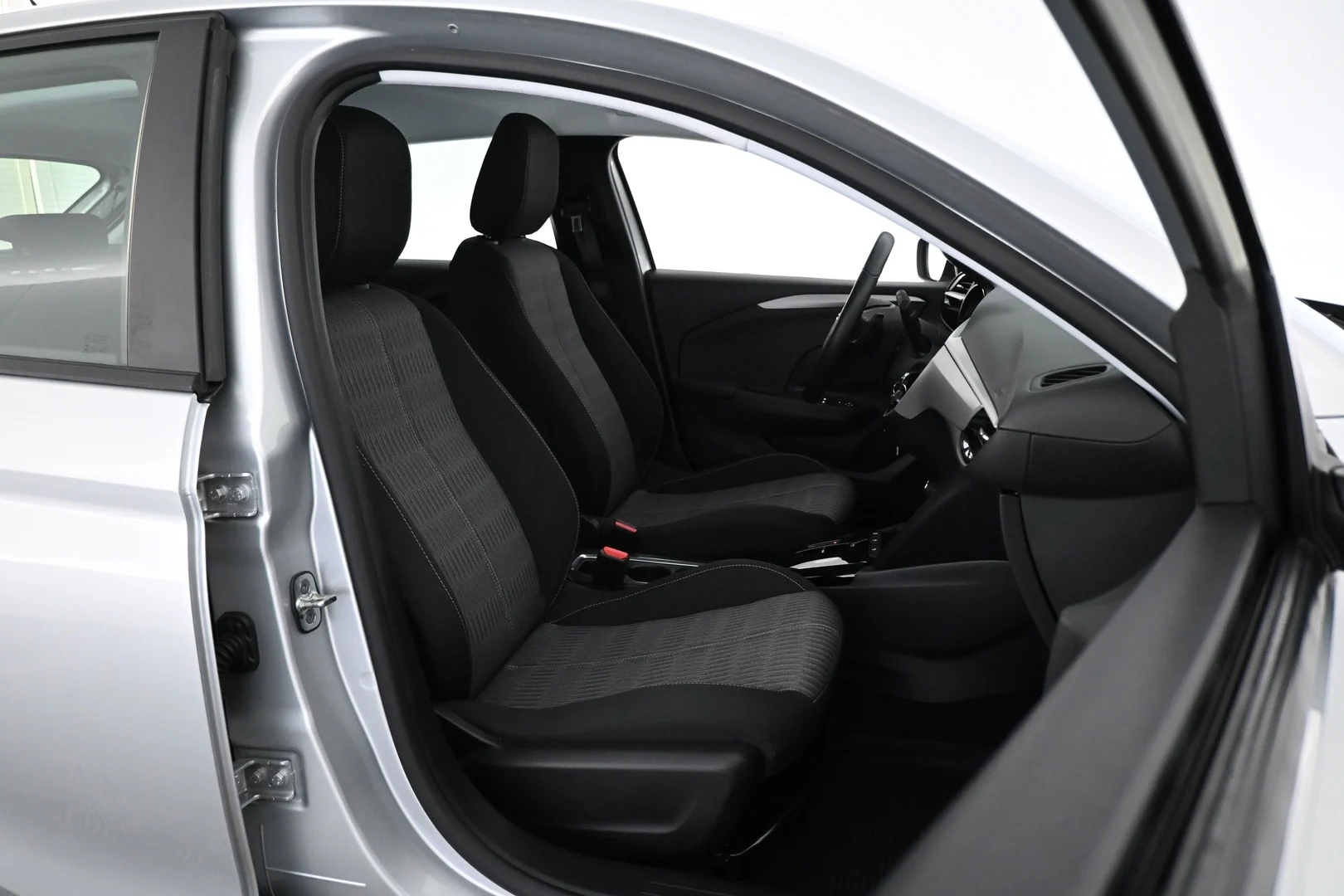 Car Image - 6KswBQwzFr54C91KngiPMu