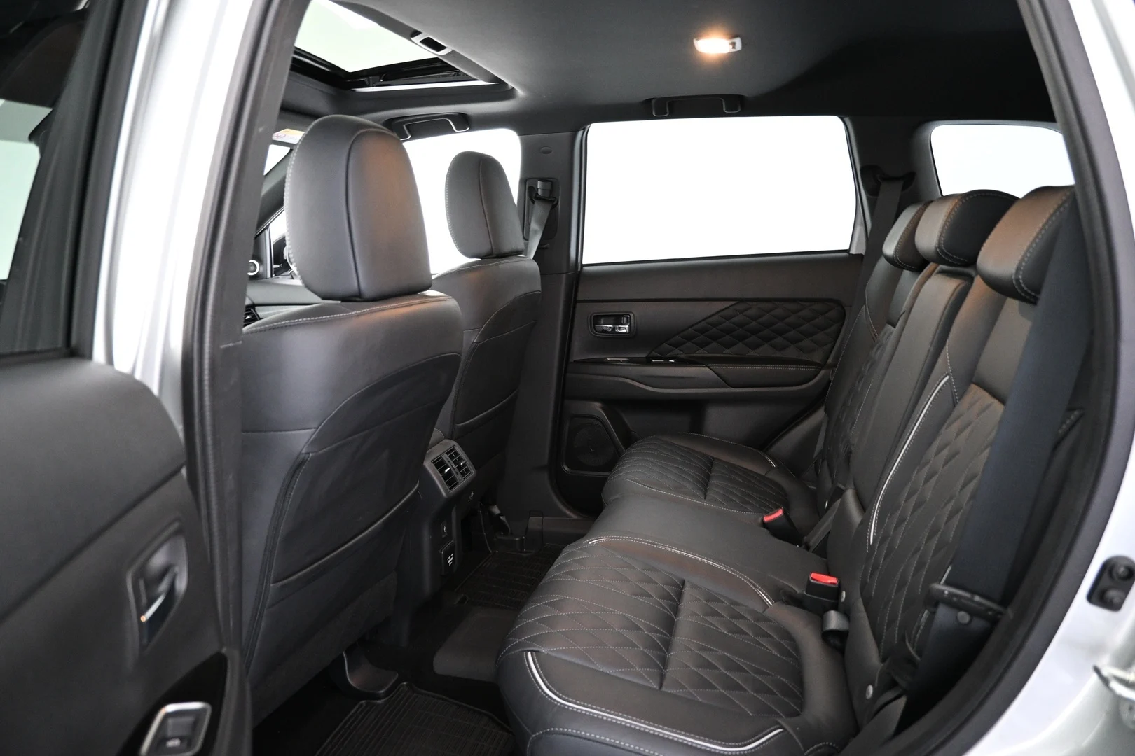 Car Image - 6n3bPxXKIxyVuoykFbaIpR
