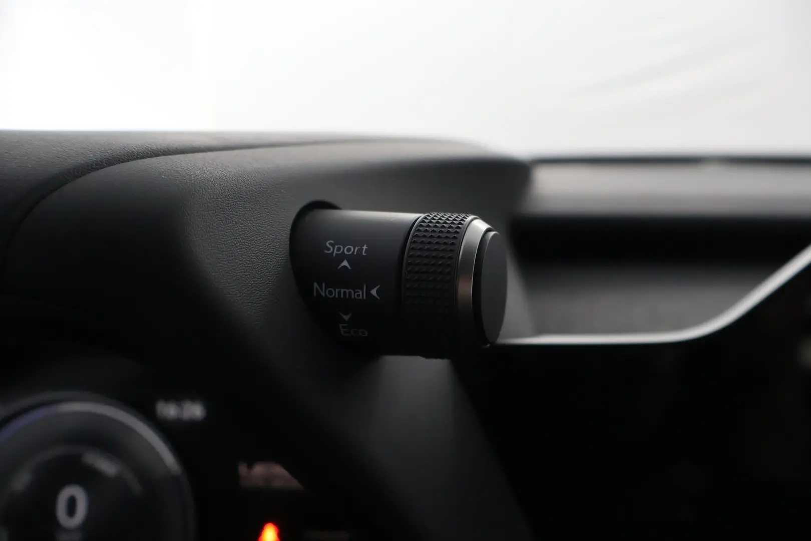 Car Image - 3Lxx1tuTk9mJaAMqc6ot8L