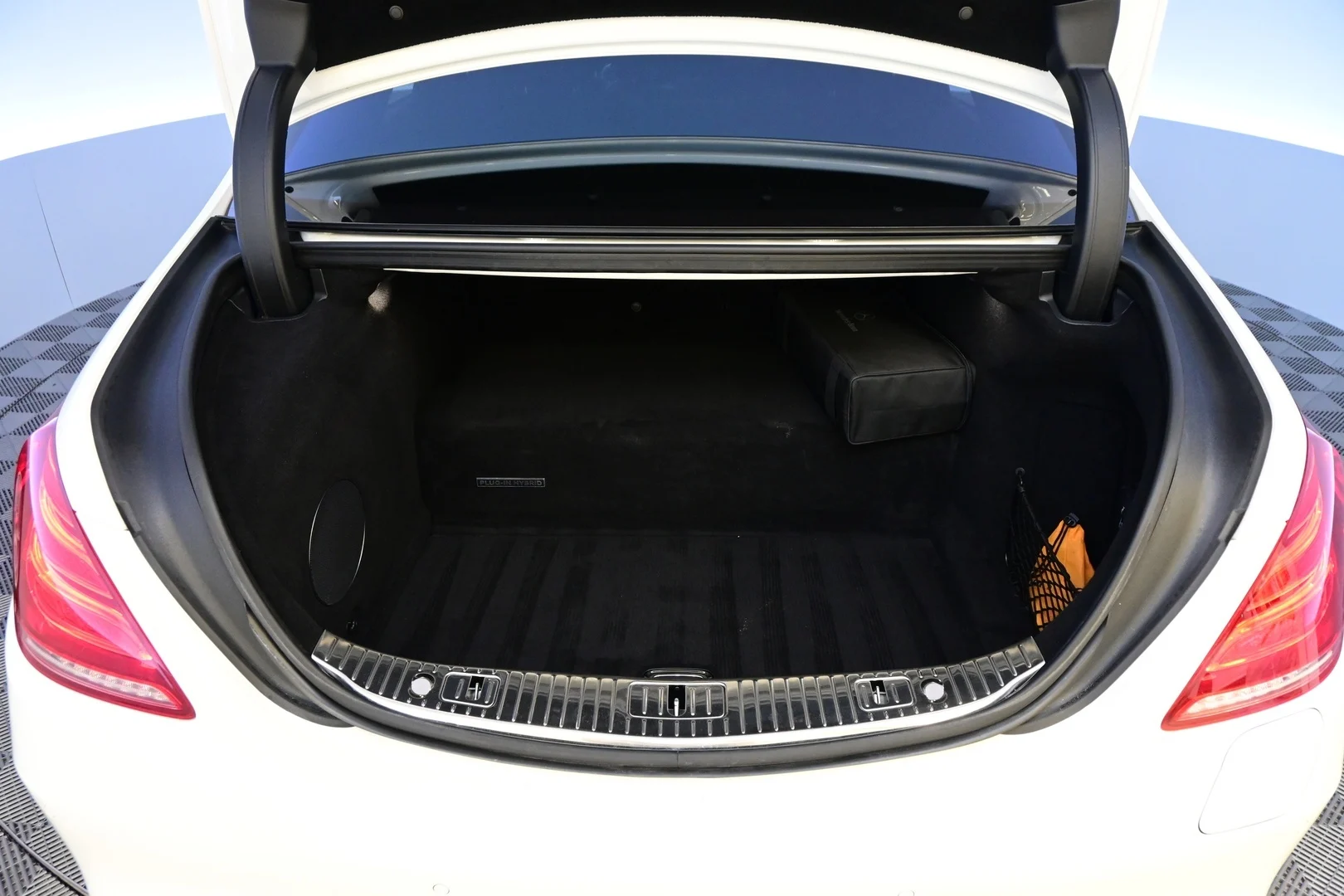 Car Image - 2D5pwRwp0TPwkIjVdKKqHT