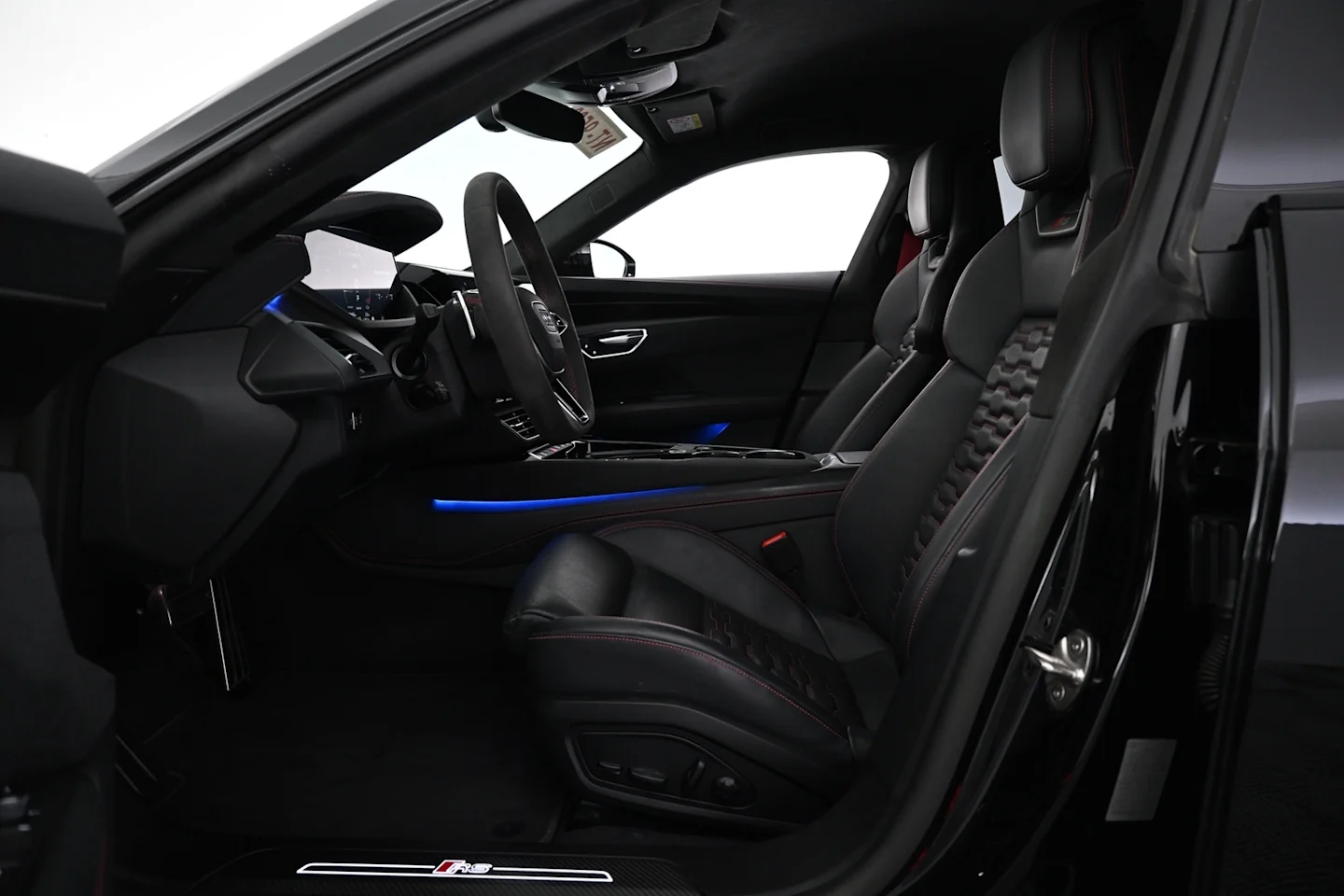 Car Image - 1BzKyQcAr1FmMDbbFrQy1z