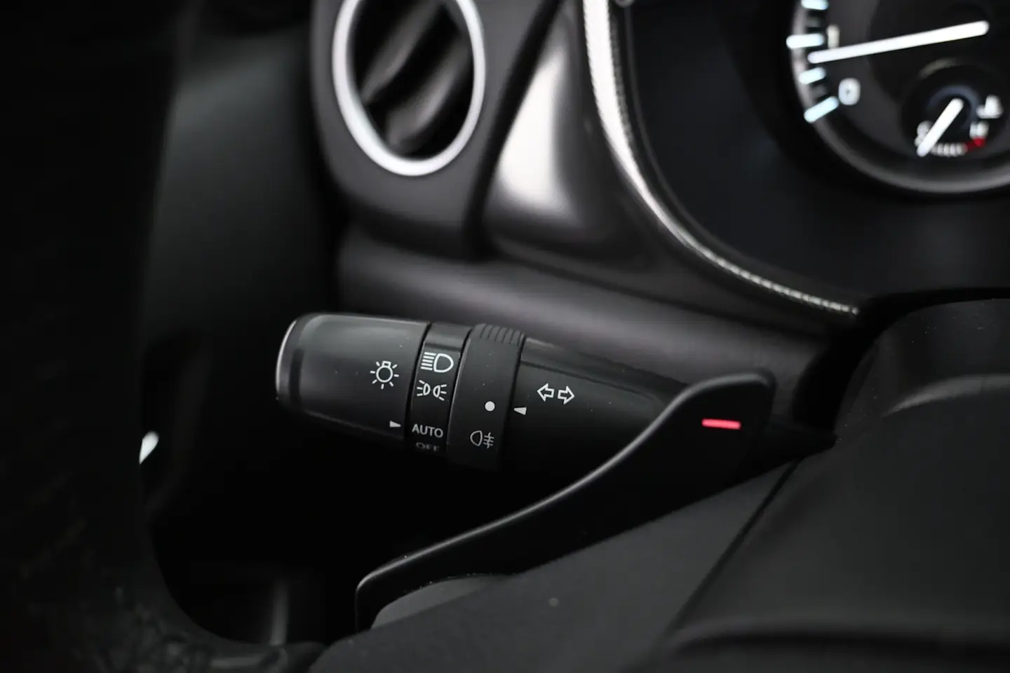 Car Image - 3M5iQHeZPfuYtaSA9dps8m