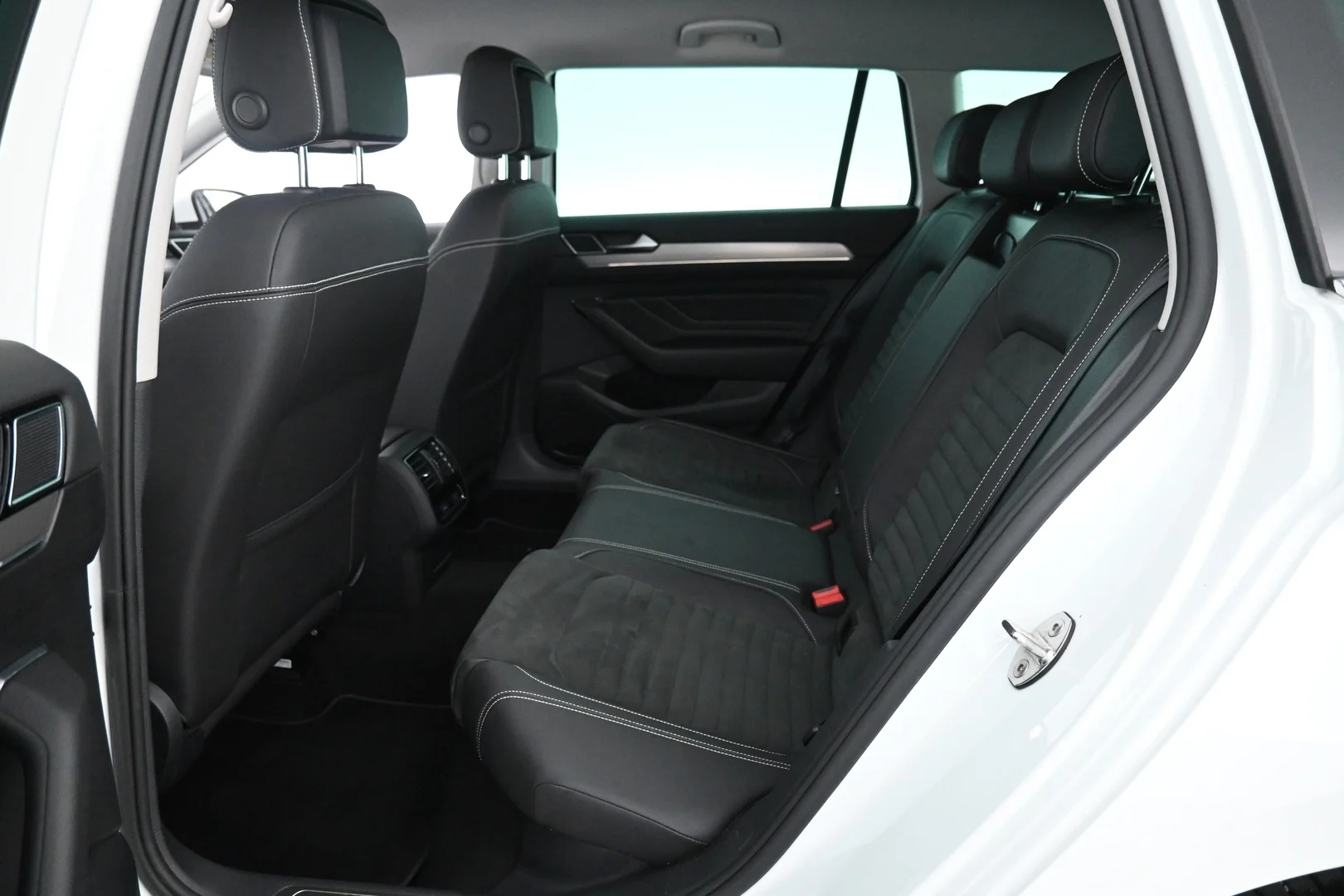 Car Image - 2geqohTM1Z88ld4B2PLO1M