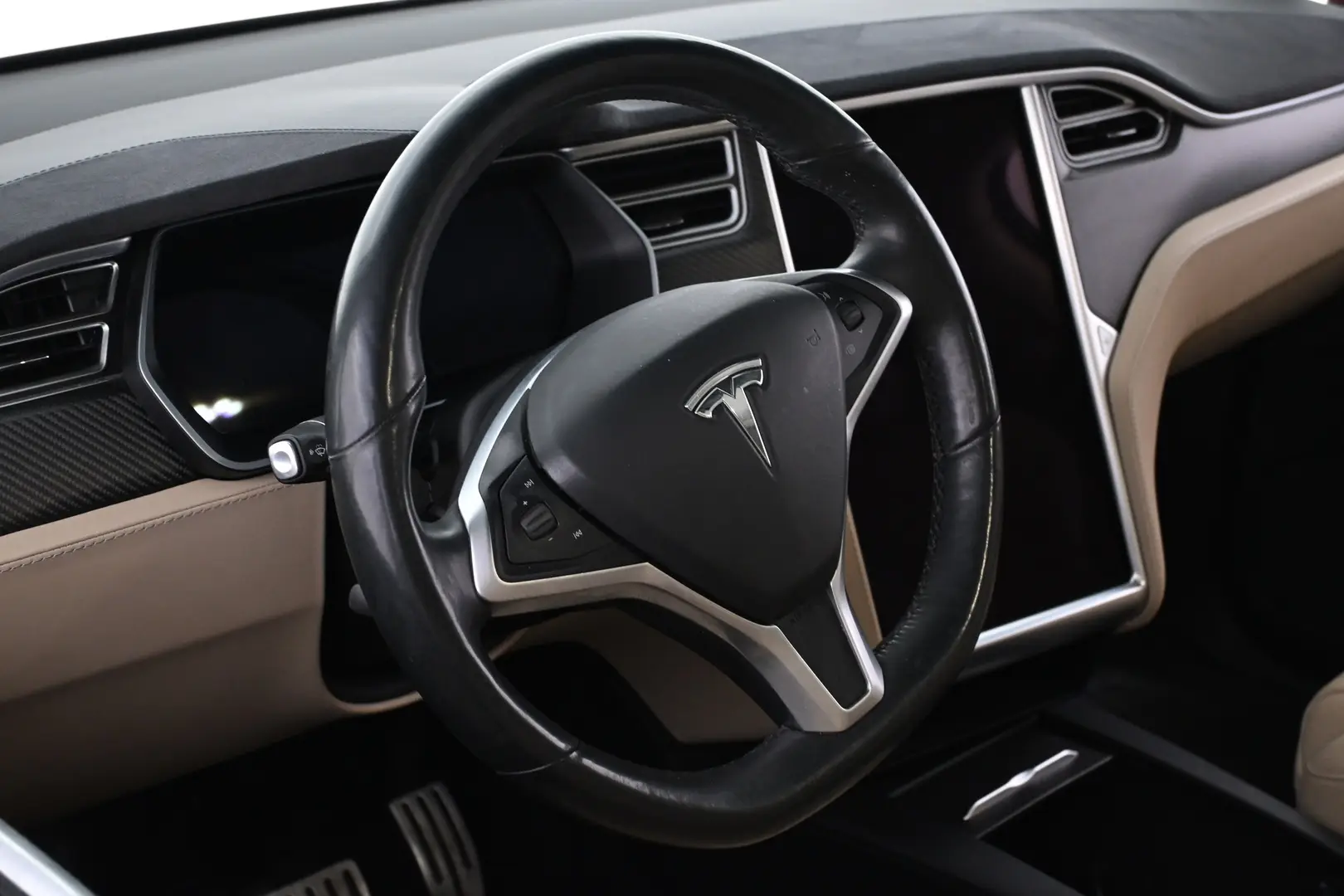 Car Image - 78fguhHtpz2Xi36PhMrWMz