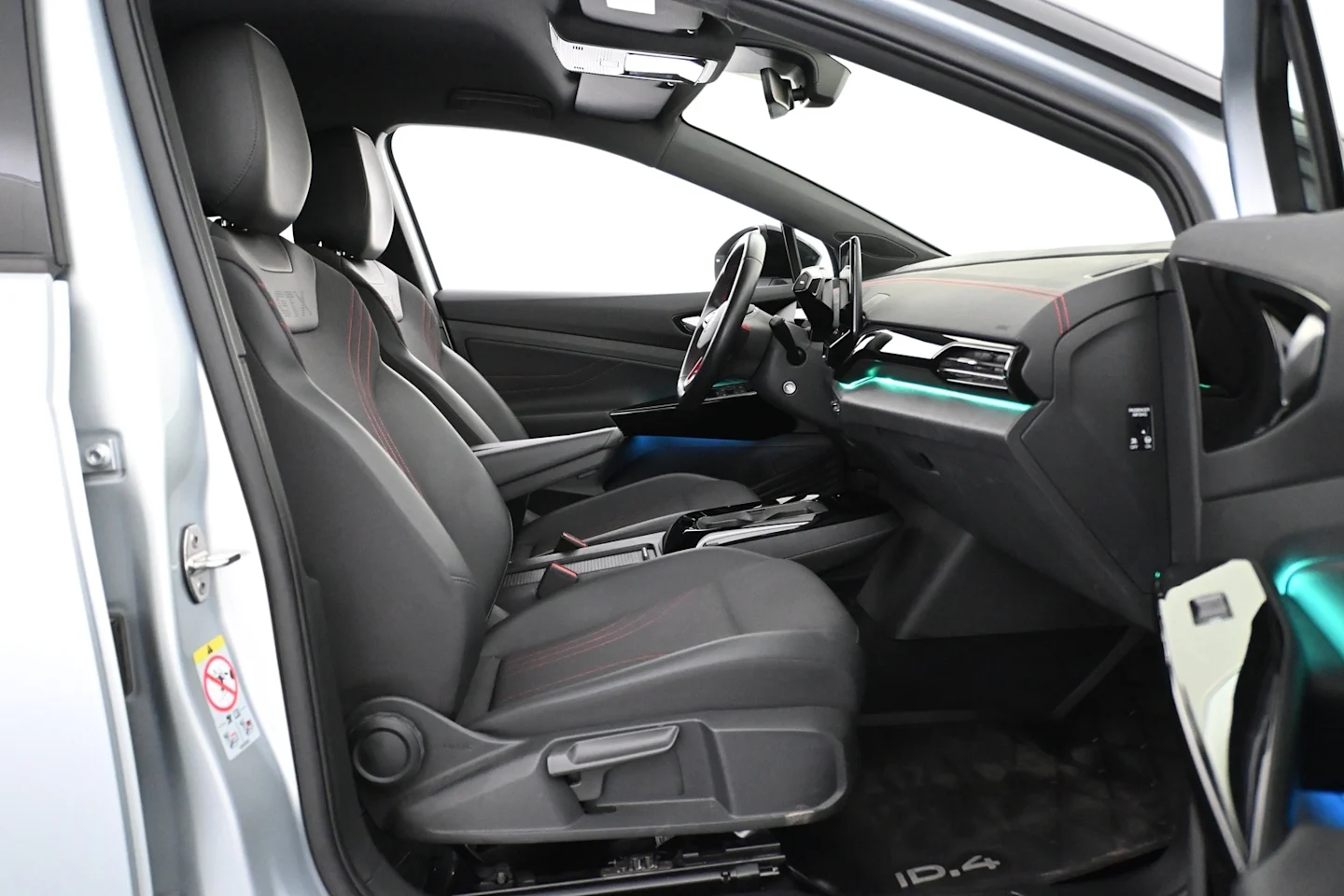 Car Image - 6QL8slahK0DDufe0LC897v