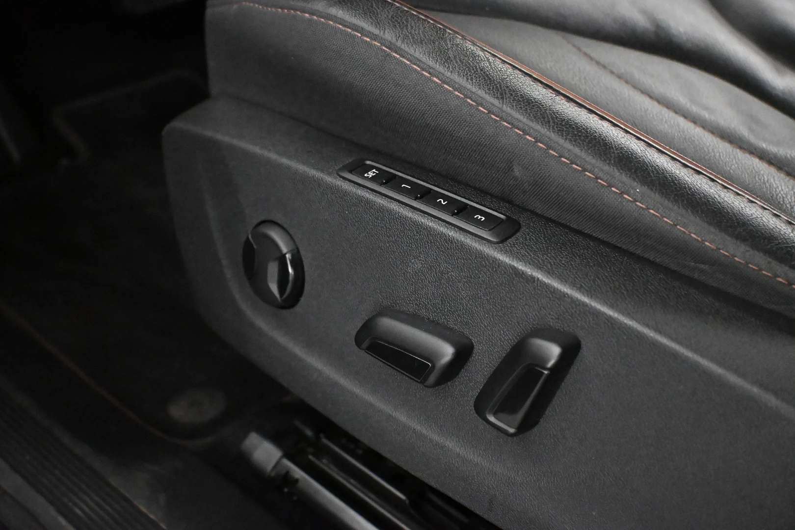 Car Image - WlxHXHQko6brDBpVBI7vg