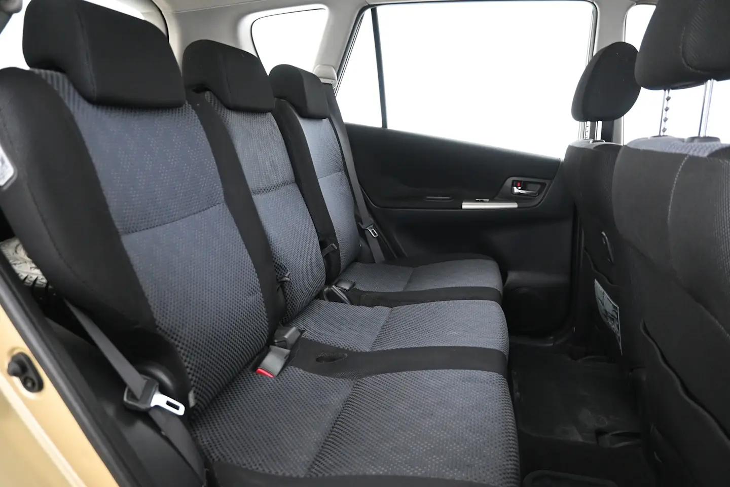 Car Image - 3z5XIPdRKdSnTrwzjjnVur