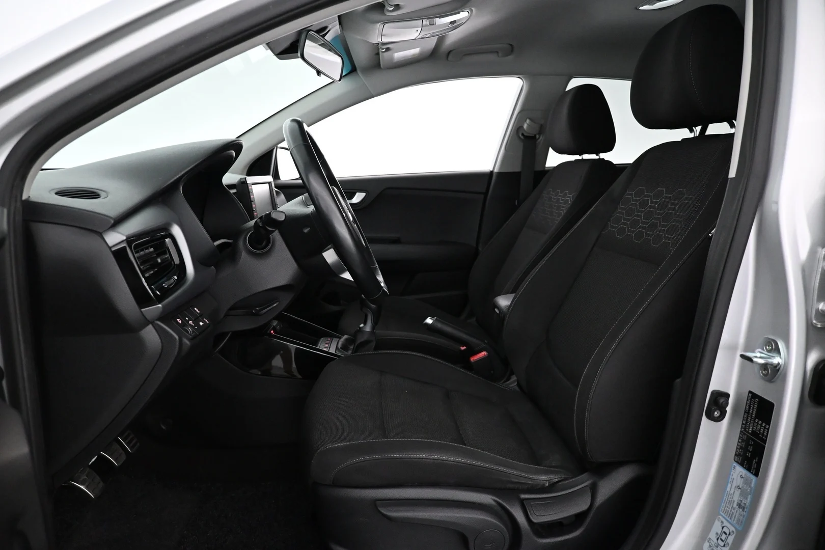 Car Image - 1bu1AvvQYn1nCqyM9FqKtN