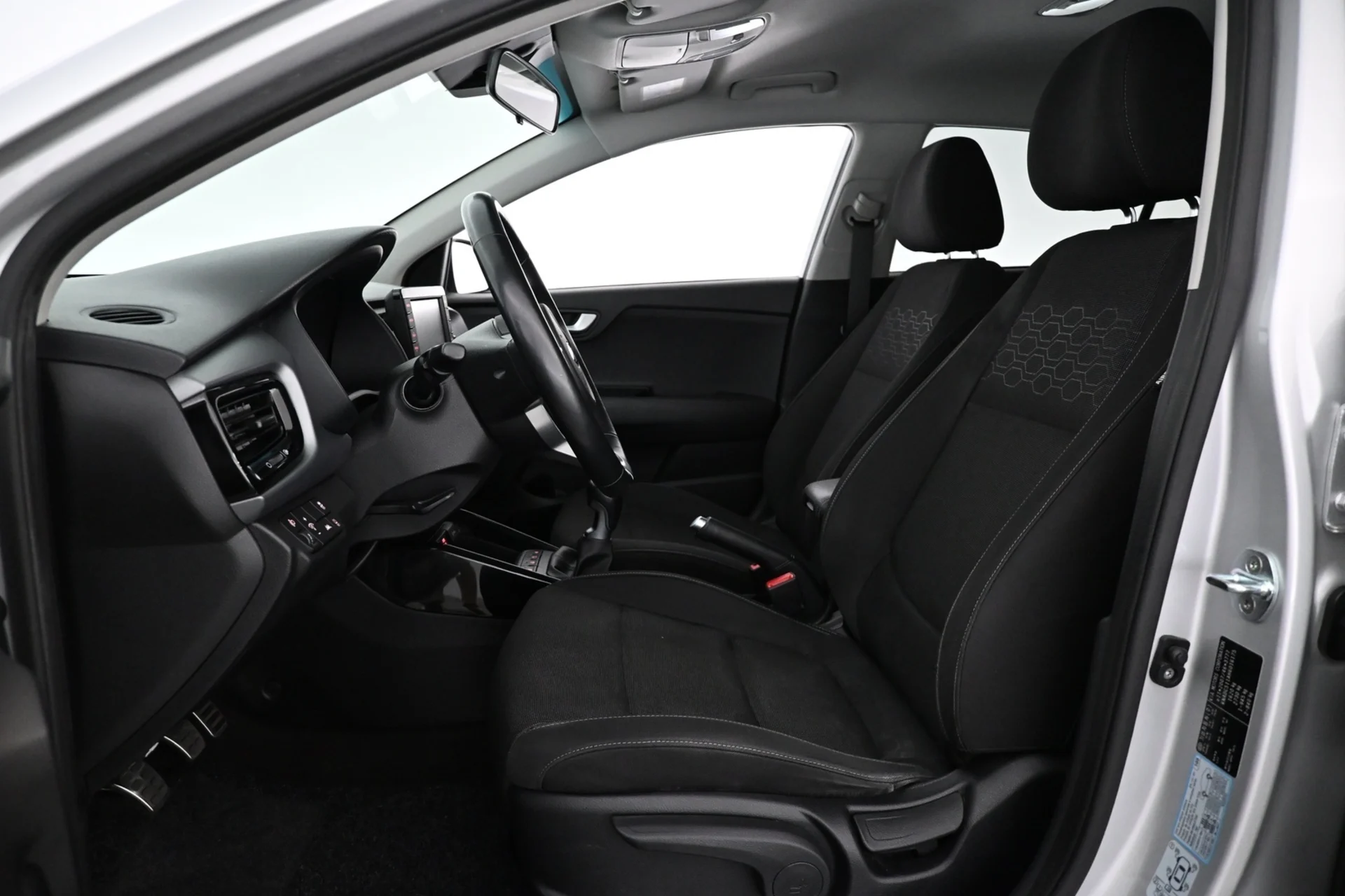 Car Image - 1bu1AvvQYn1nCqyM9FqKtN