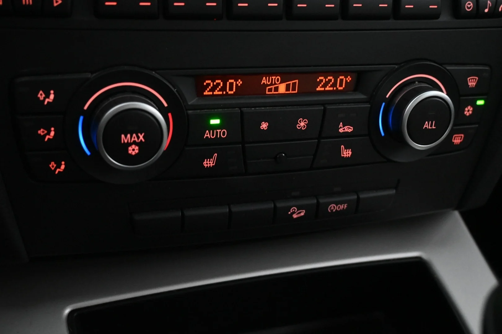 Car Image - 3UEfoYdWyOURCXt7jAP3DU