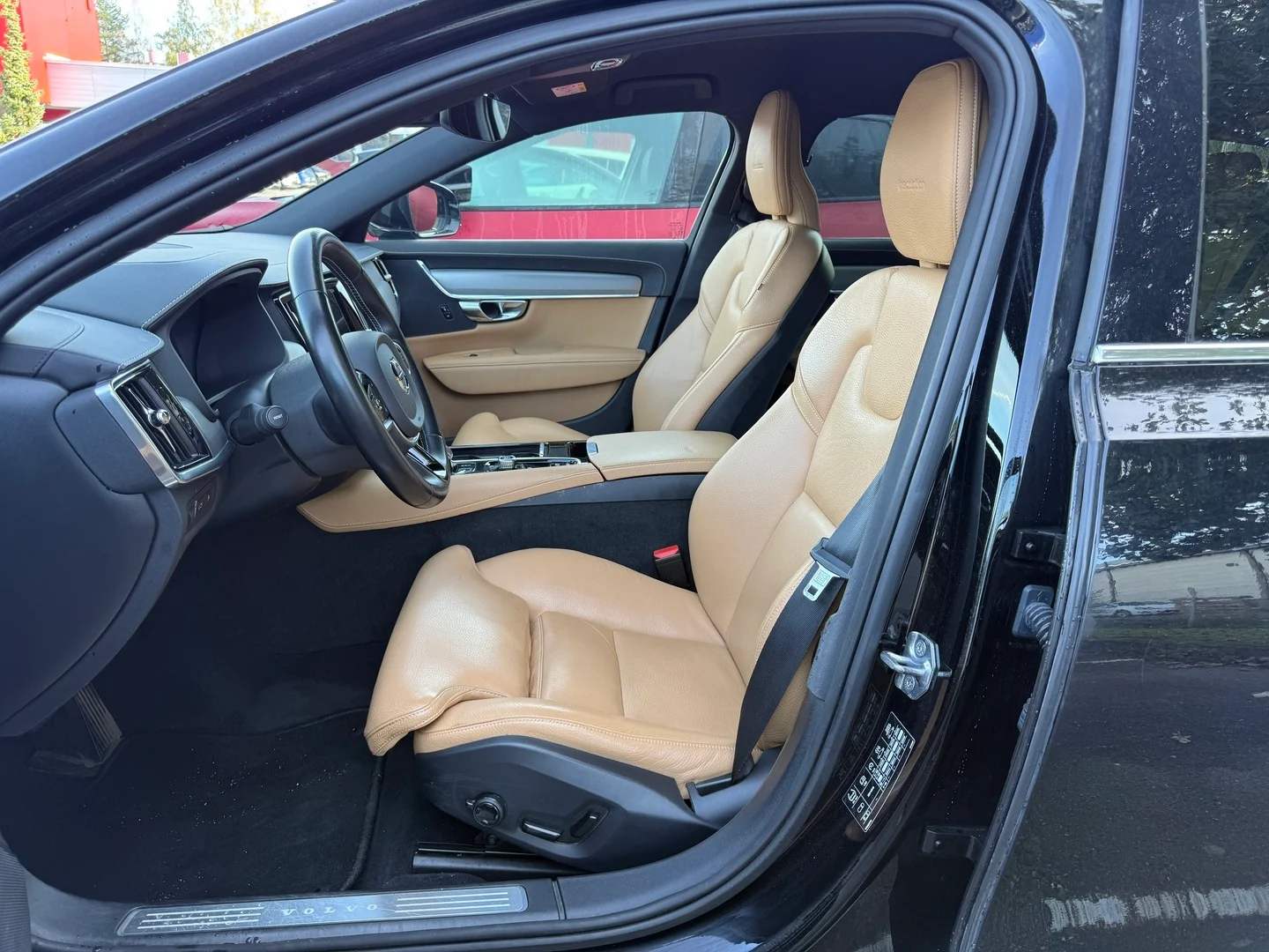 Car Image - ScKbE4h7fM9UVcaPSX9IL