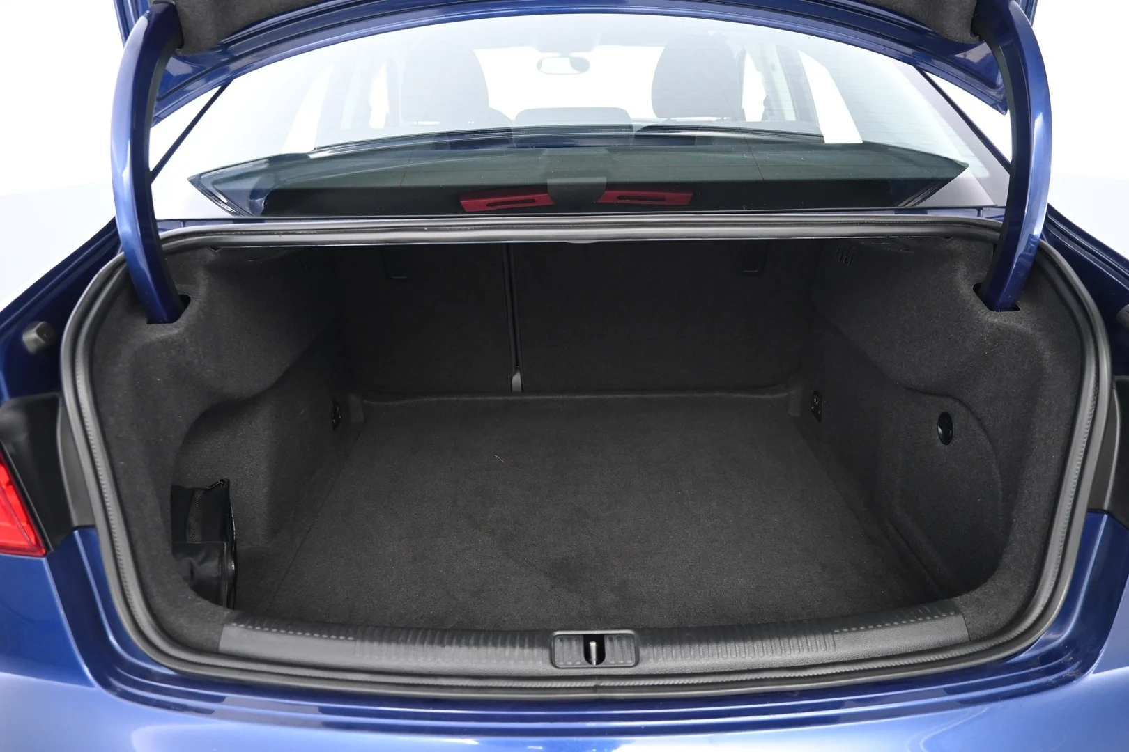 Car Image - 625RYiGndXAin4ePN72yER