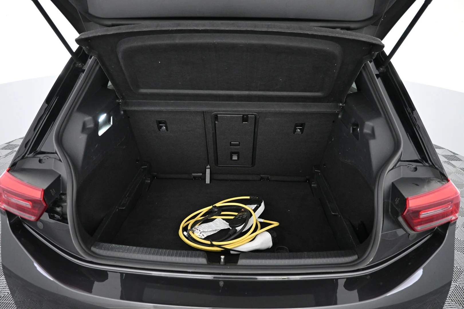 Car Image - 3JjVdBmEBbhL36DG2WmmeD