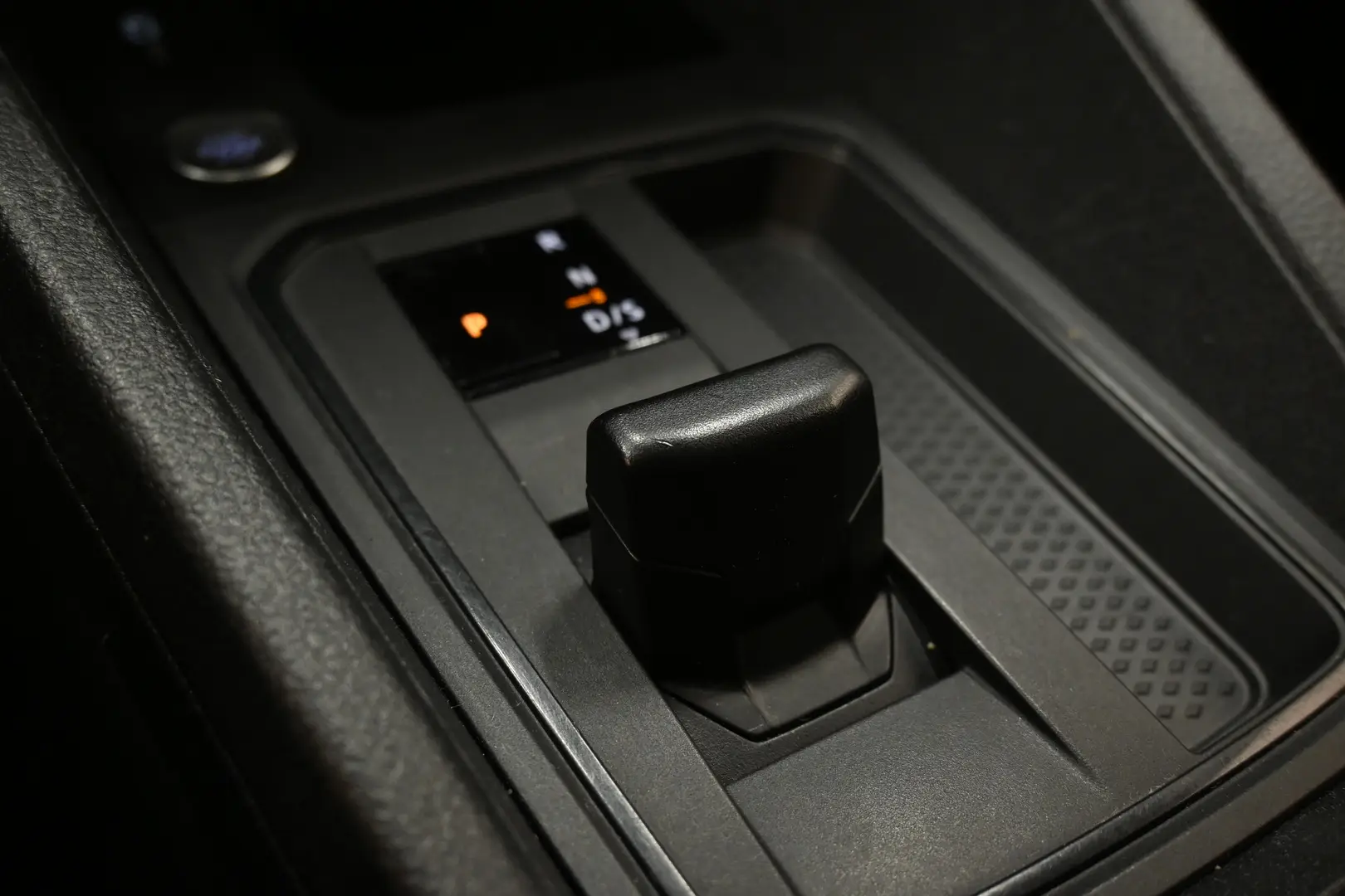 Car Image - 4bge9r5Kj4zUXN42pVDnAE
