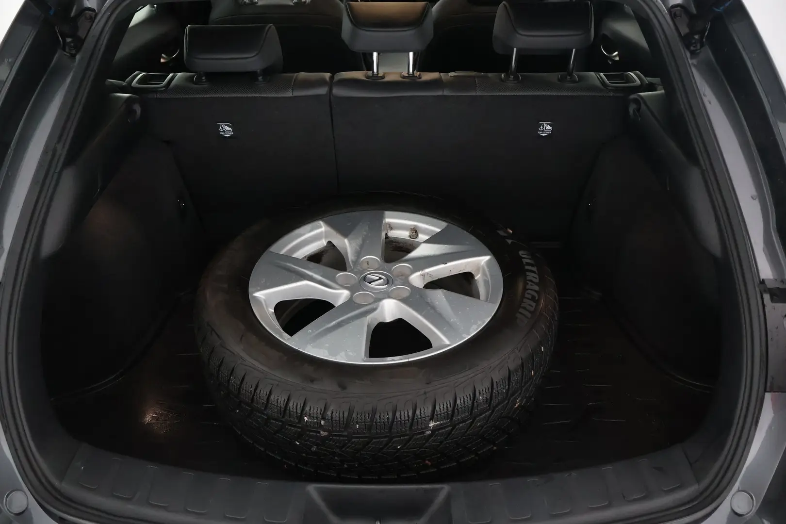 Car Image - 3Lxx1tuTk9mJaAMqc6ot8L