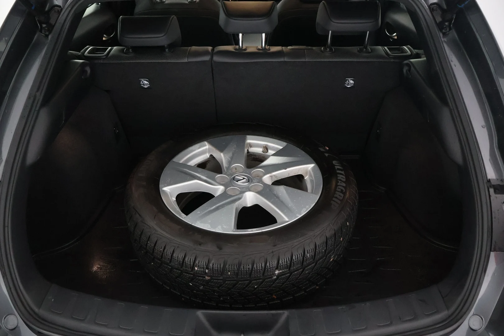 Car Image - 3Lxx1tuTk9mJaAMqc6ot8L
