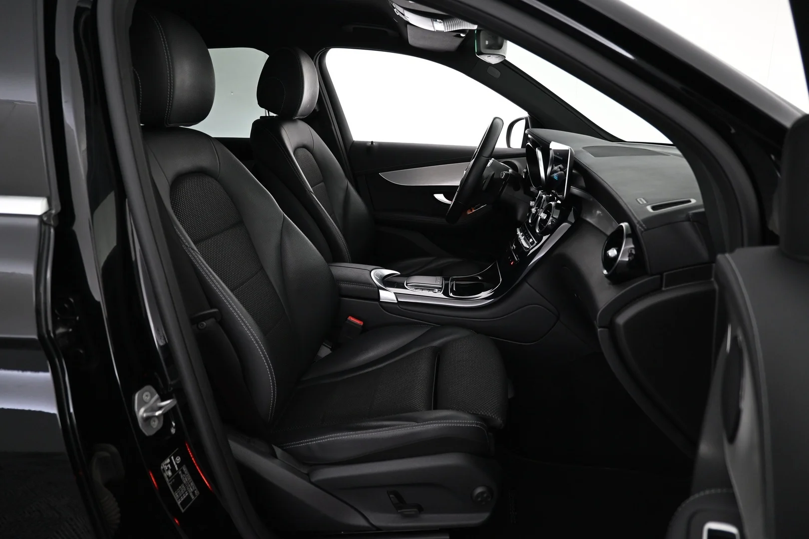 Car Image - 6Sa4RIzoW3xsZEkq64DlRx