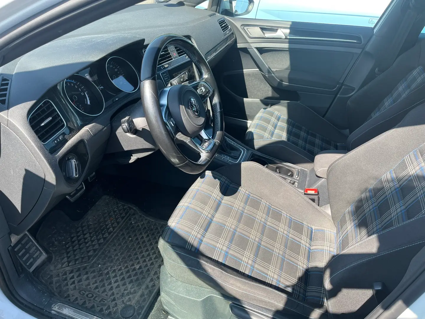 Car Image - 22ptC7IyLM2ec4B9f2L5BR