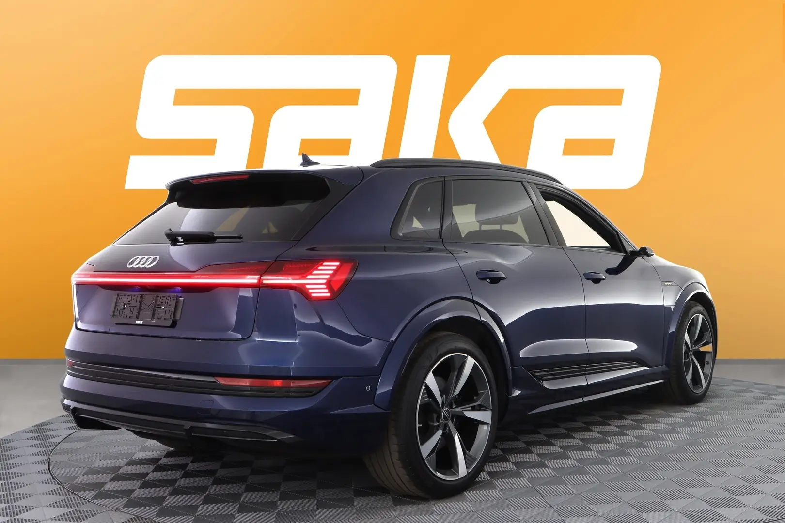 Car Image - tKKS5jwDeA3k77Ww1semz