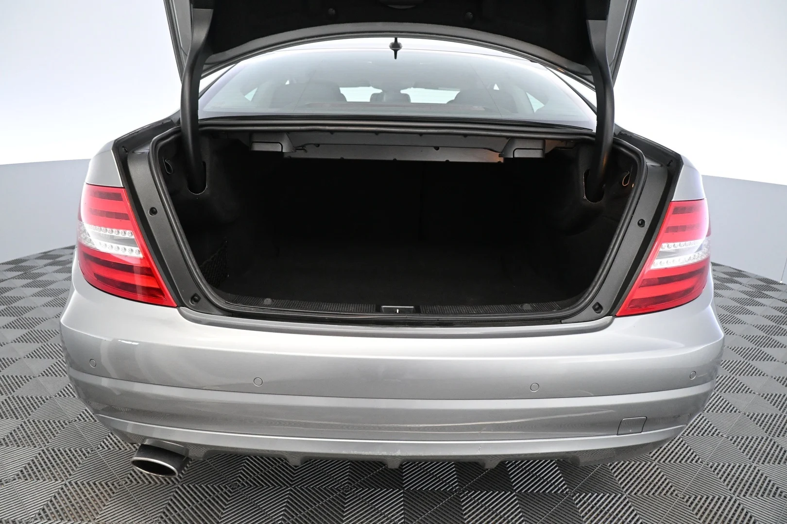 Car Image - 8ytHJv8RnUQdaM214sYfx