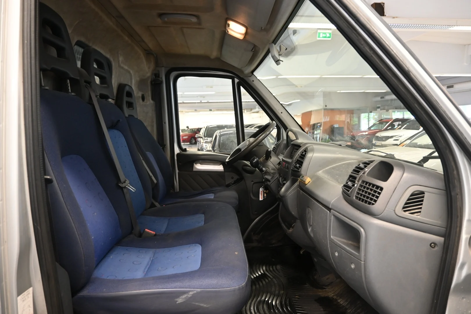 Car Image - 5TzyQ5ywX40qXP3niVTLSM