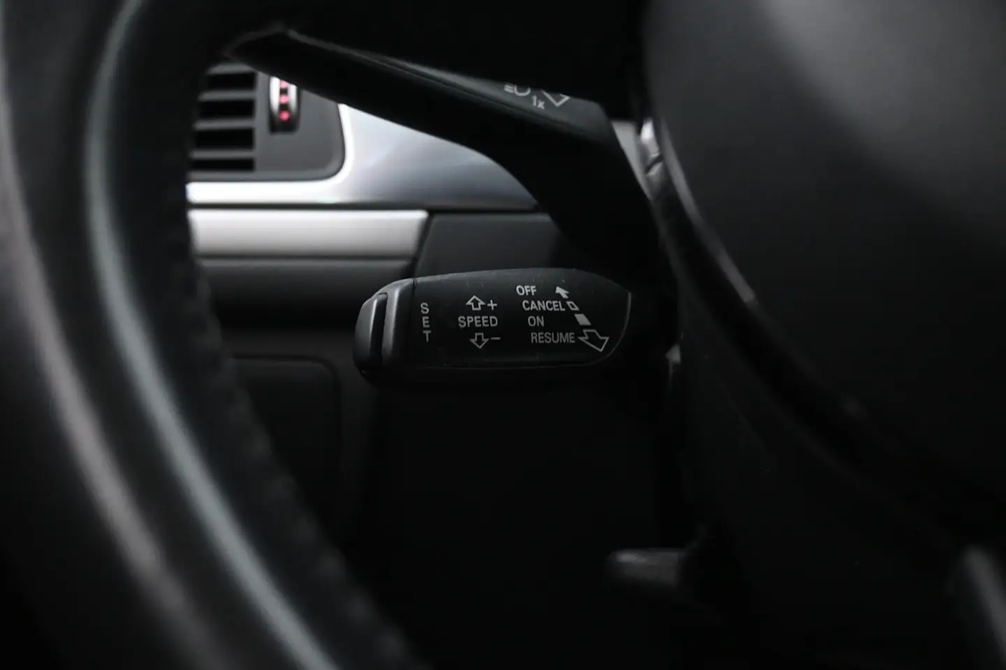 Car Image - 2bzuuQ6DpebRMZEpOcptuF