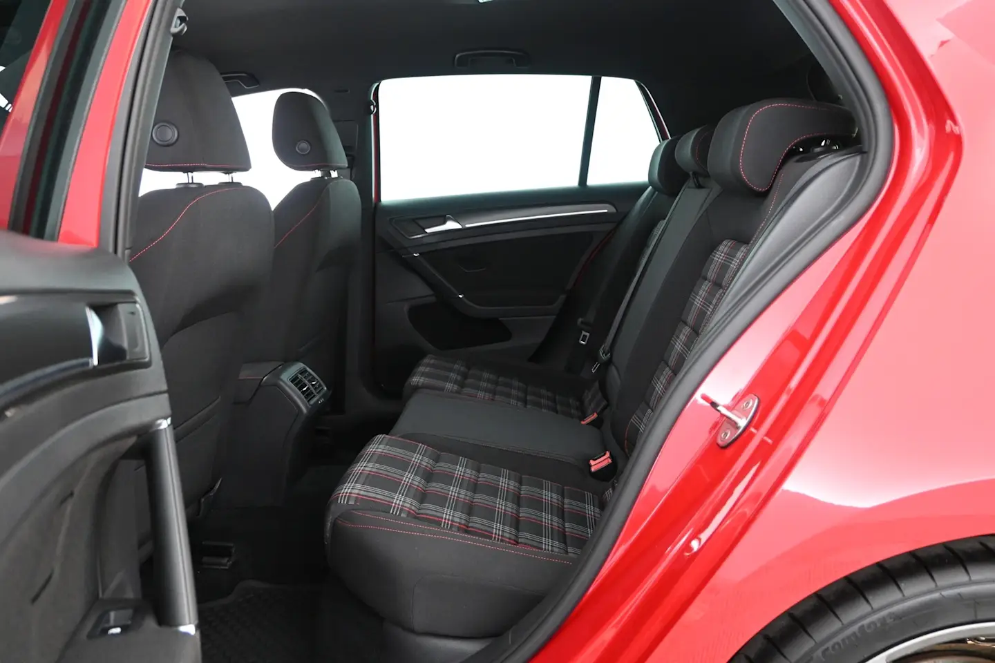 Car Image - 79ES0kRZegDKgO2vshMvrA