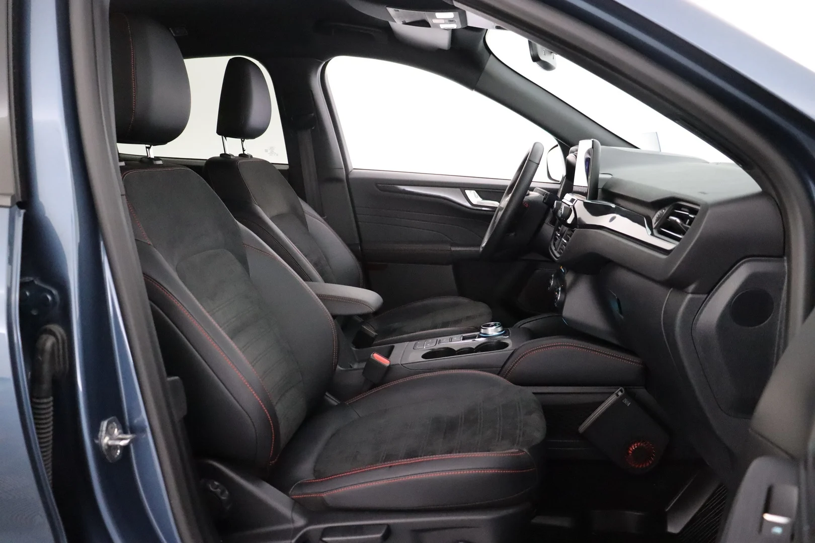 Car Image - h2IYc4uuIEYLQfaBLpssa