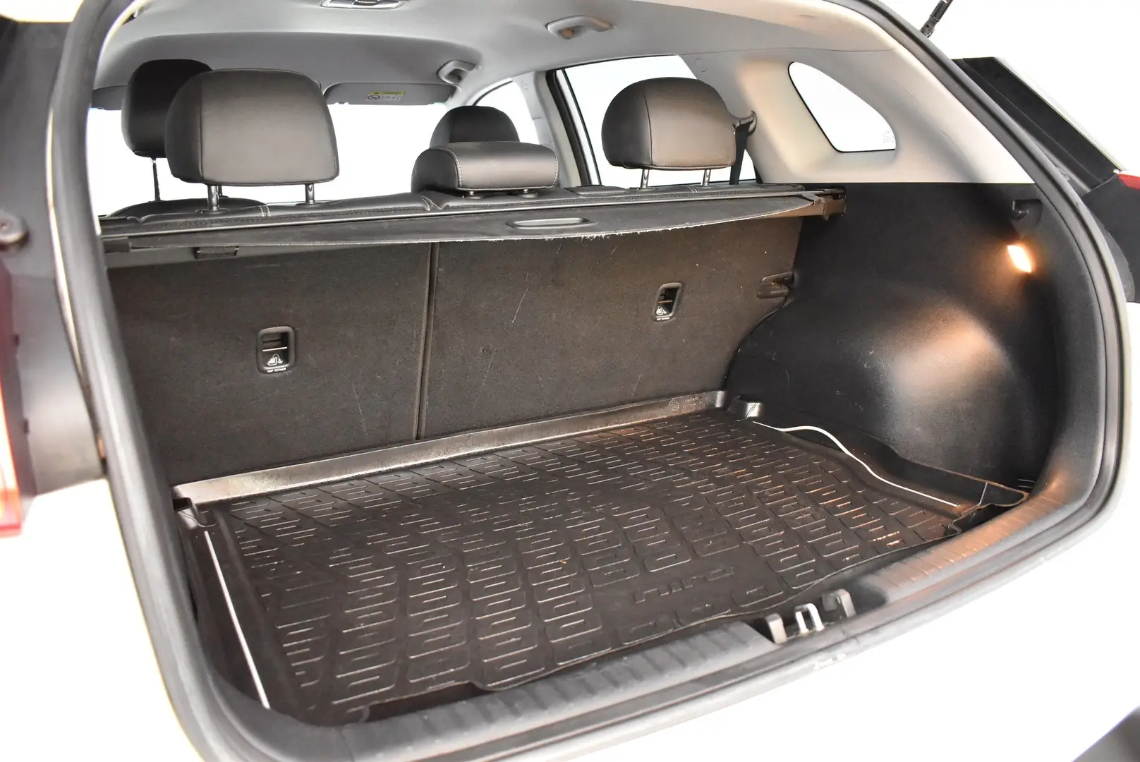 Car Image - 1Eif5s4d5EluTQso3DYCQH