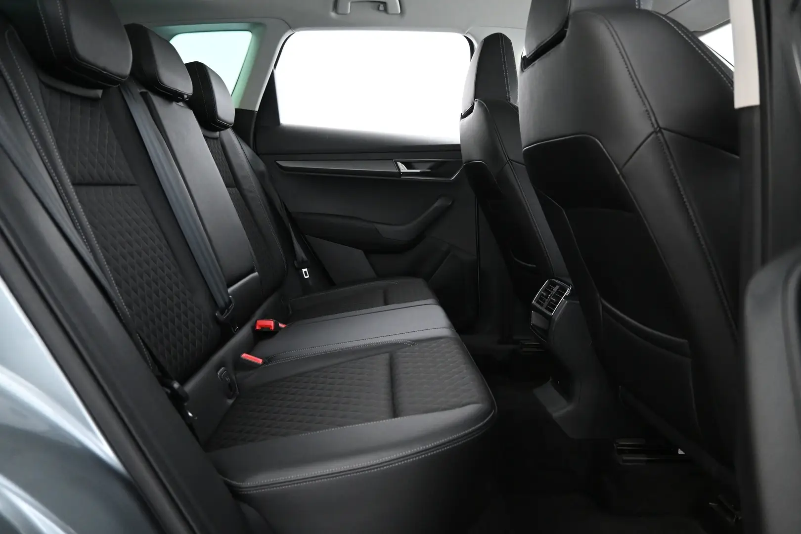 Car Image - 3gdt0Klgt3fzAcRSbKzNHr