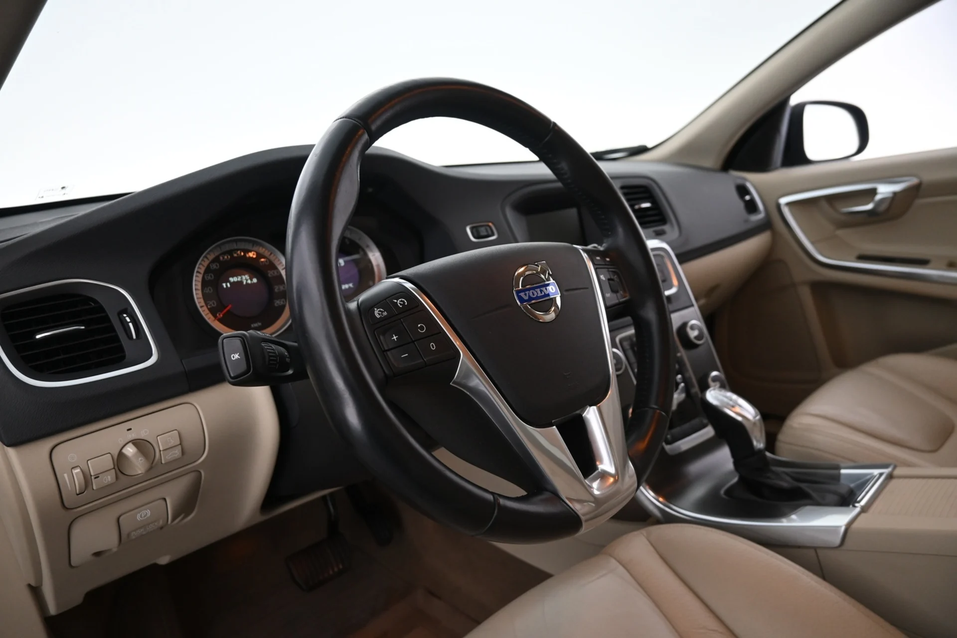 Car Image - 4P1YR2oUCeiIVDSBqENNZG