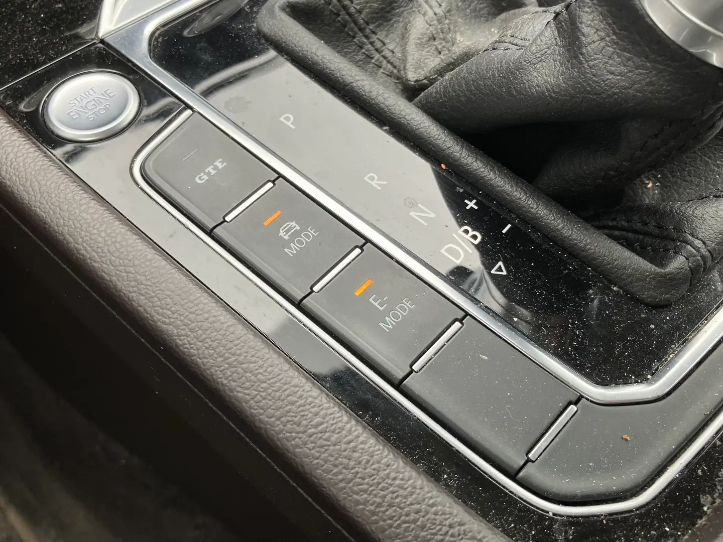 Car Image - 6UymqhRLZN33jf3ADelP8n
