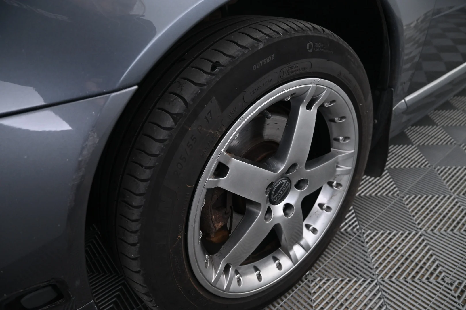 Car Image - 271MYvIhE8cGcOEXLFlgkV