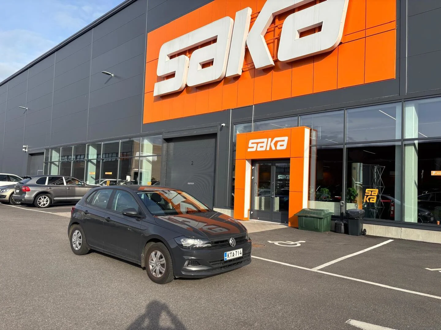 Car Image - 3bZL9wYbciuP1ni5P3M1eE
