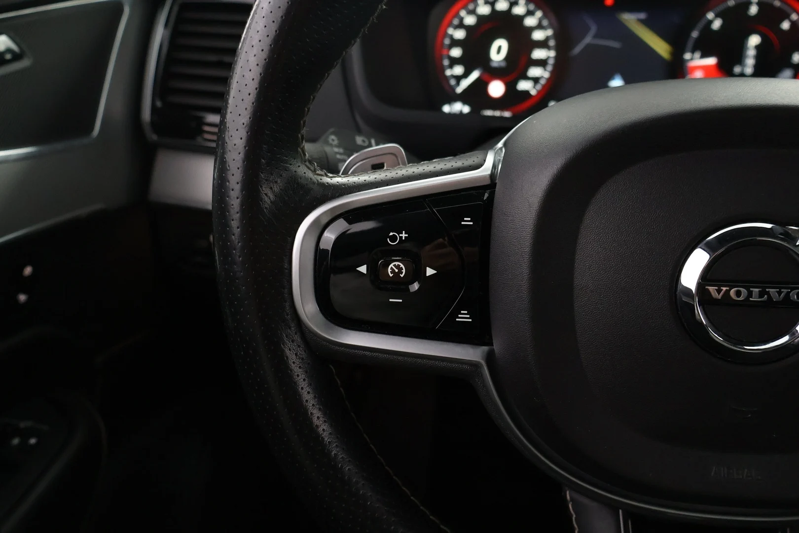 Car Image - 5zYDF0bS7pO5w2AyO0szKC