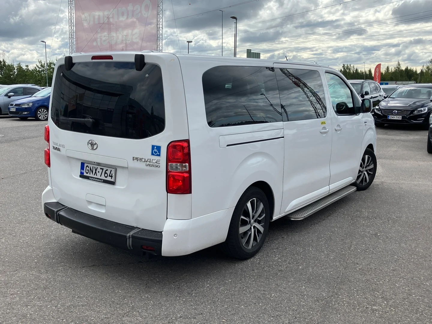 Car Image - 68VM8nfLafGz9p8PGIeJe5