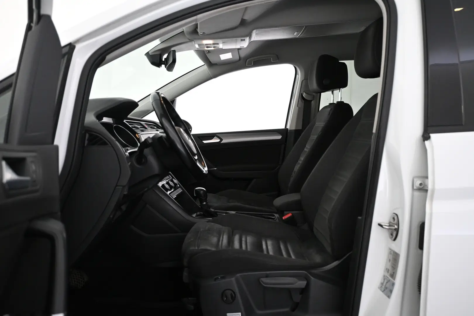 Car Image - Q2BXNQbIqW5plPjr7lXbn