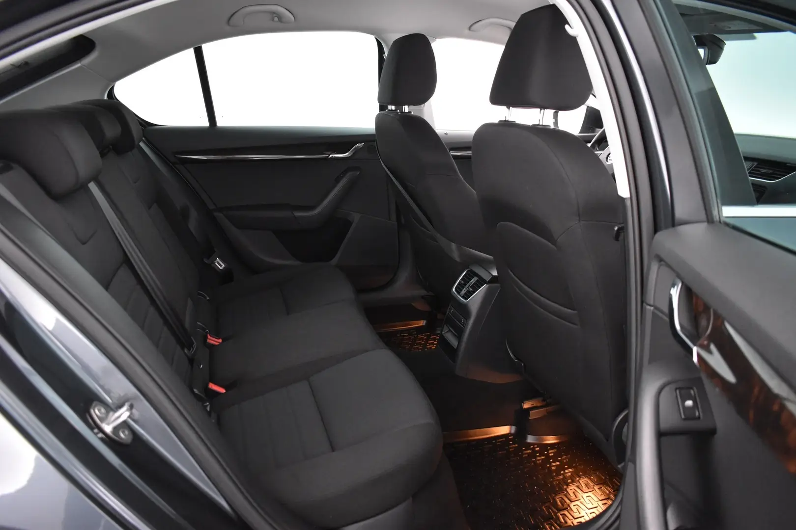 Car Image - 4oWb9oRAY5osejVxI5SCGV