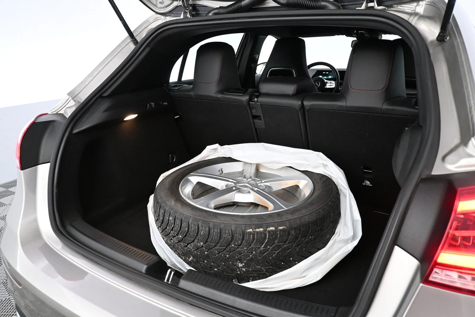 Car Image - O8CbNdHjqIHxYOIkIdSQe
