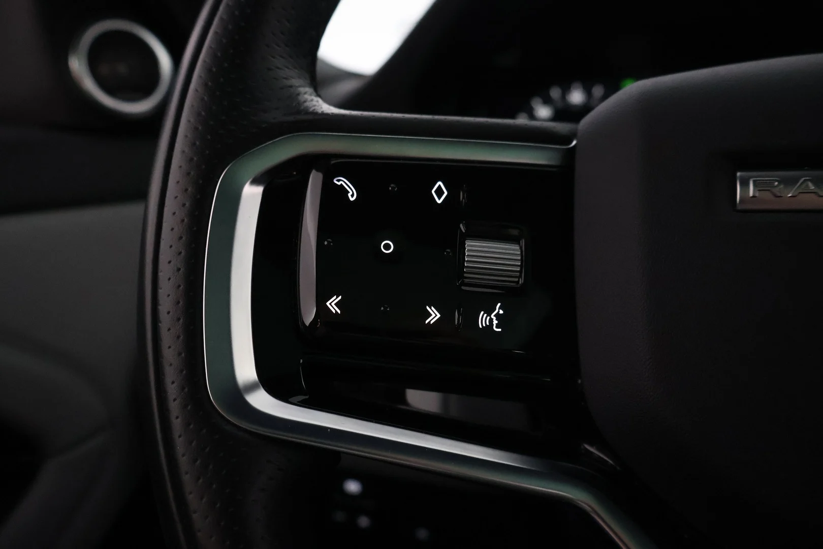 Car Image - 5noXvdajlMxirUQALlQyBb