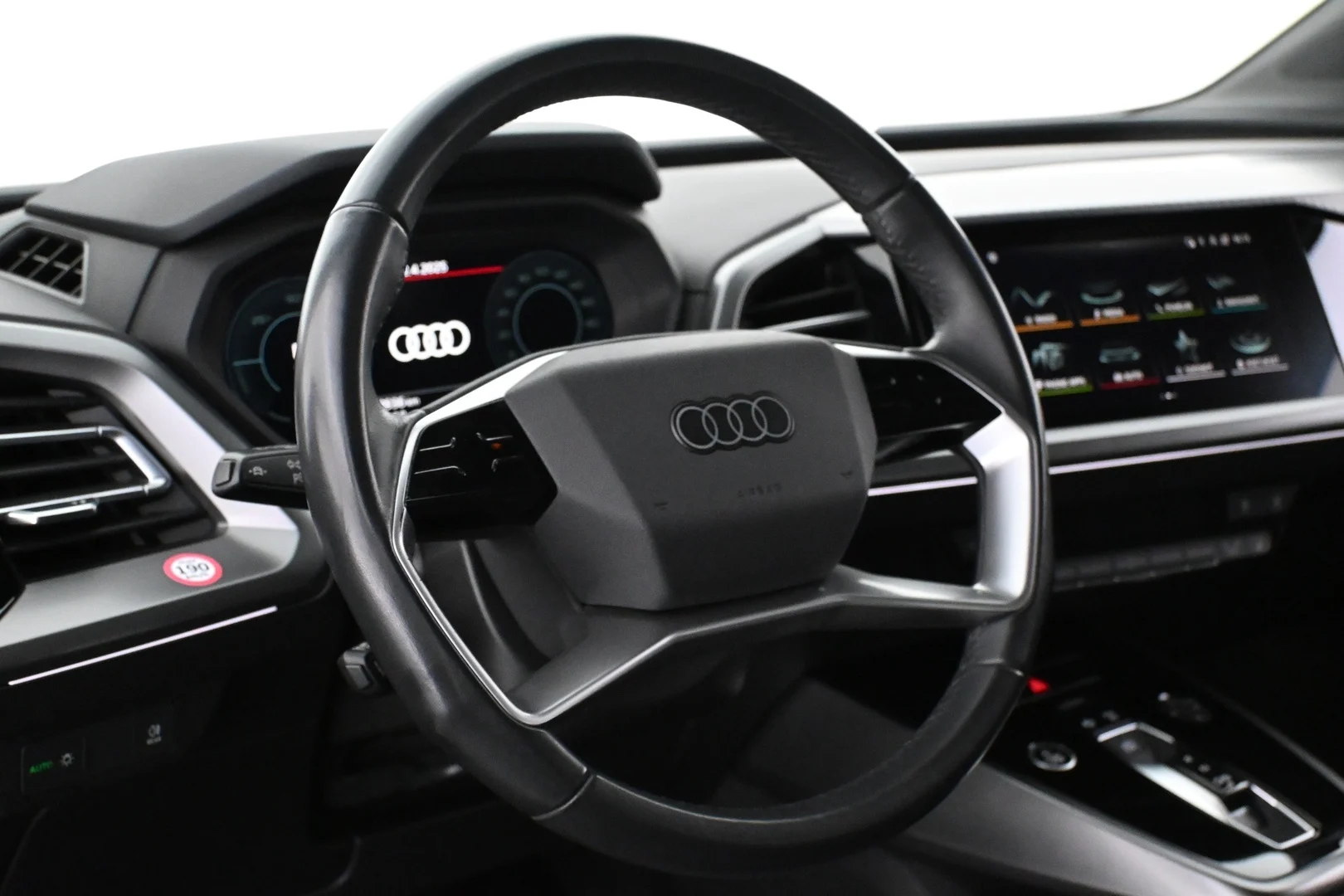 Car Image - 4zA6lbO5xYc18OSZOjR8Zv