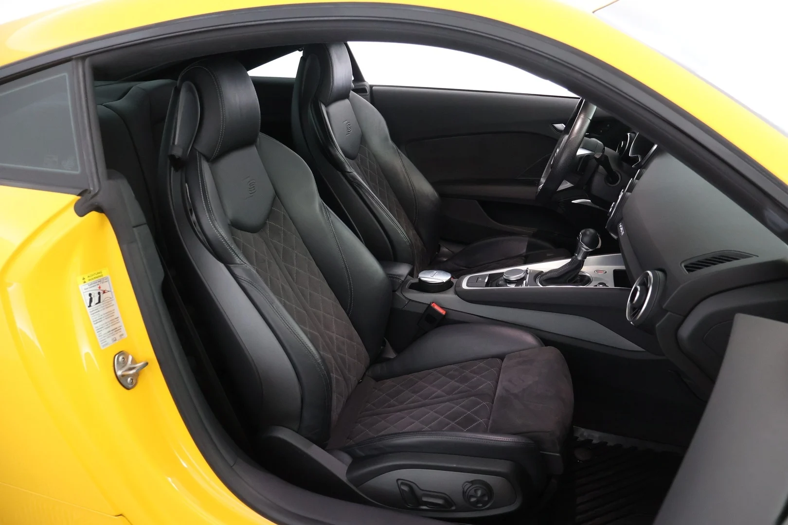 Car Image - 4zQcnaOtAqHMuc9yDZLnuM