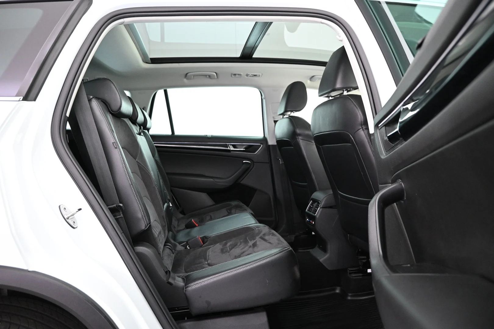Car Image - 4rwzPUcbVah74ZiH1teJWQ