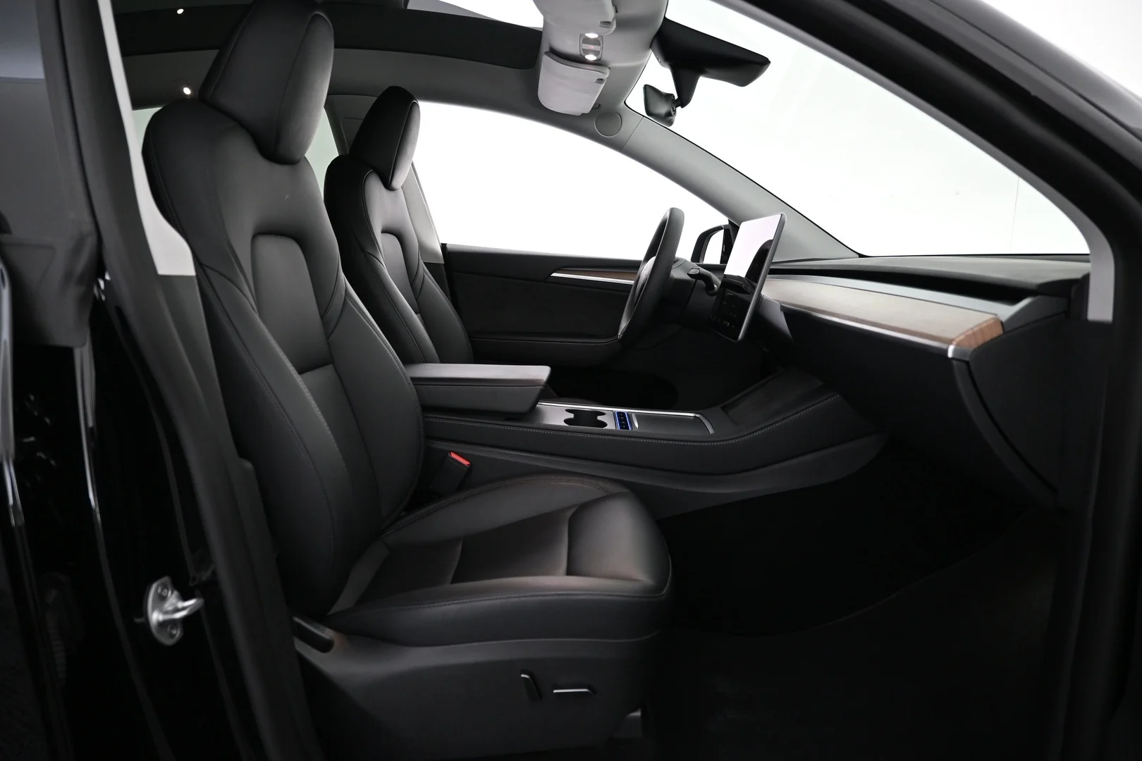 Car Image - 6KFrTvMiPNQIE3udR5bzGI