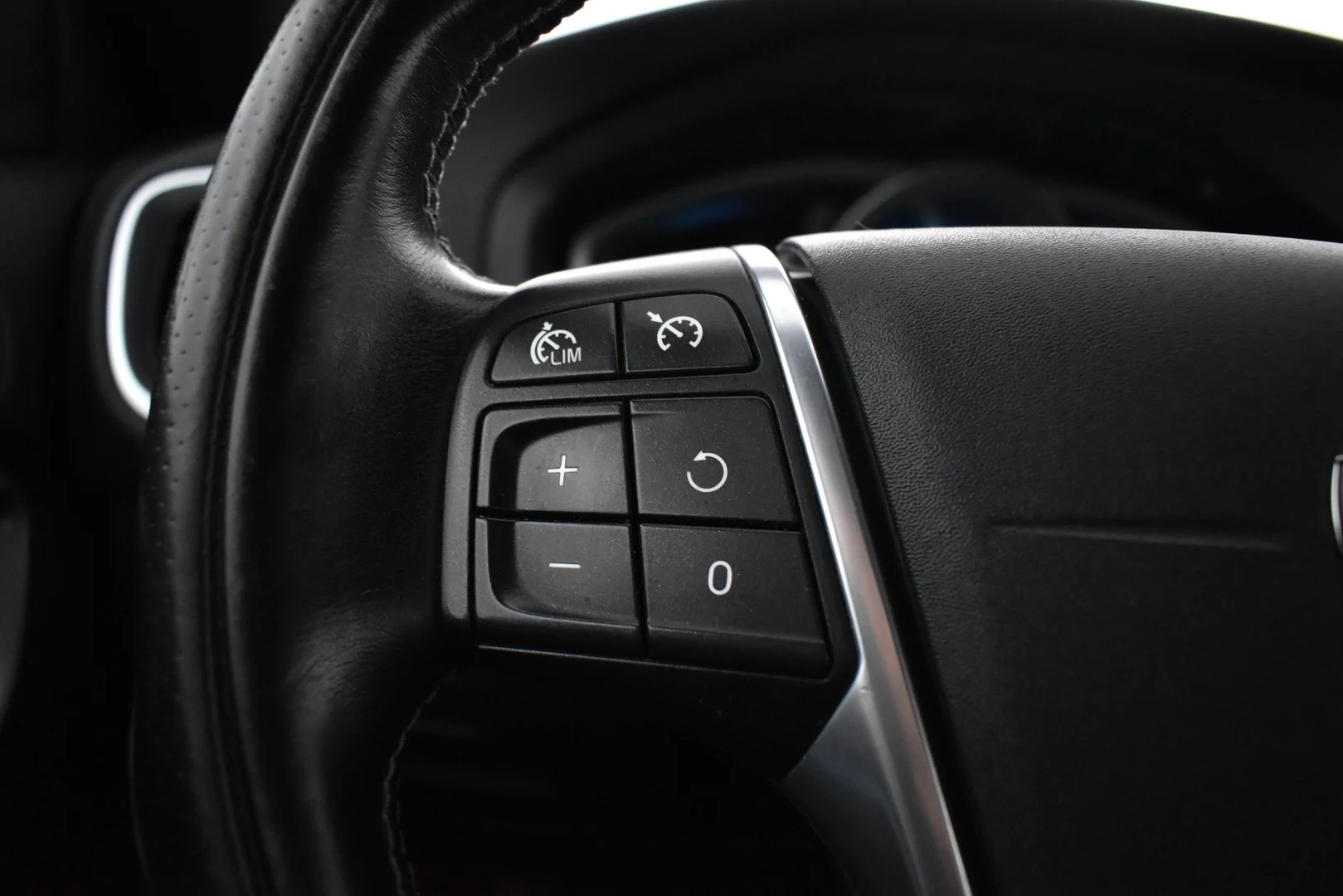 Car Image - 31LzVj7rKD6AEWj1aDaSk3