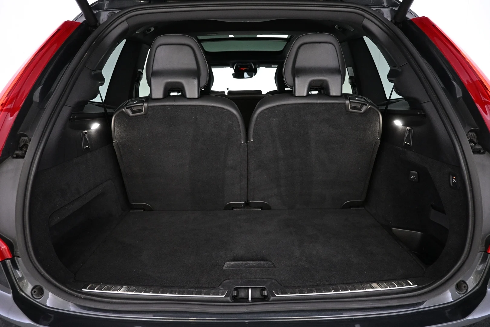 Car Image - OA0GS9tcnkzoU4BYm9eBL