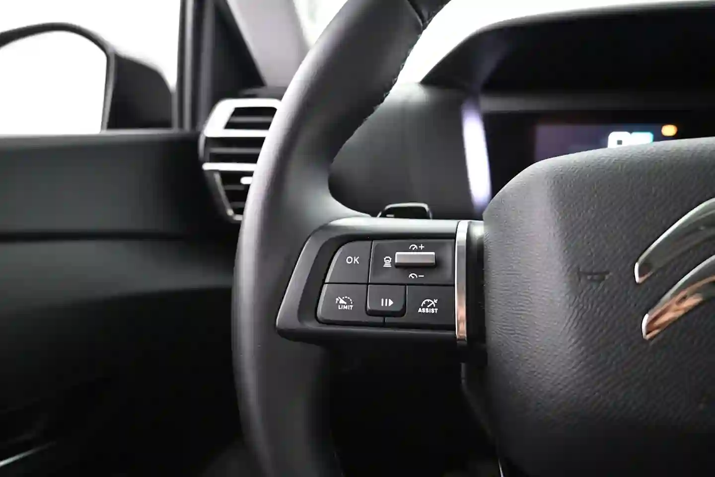 Car Image - 1vXvhPkeLF0d9luqgoQUAw