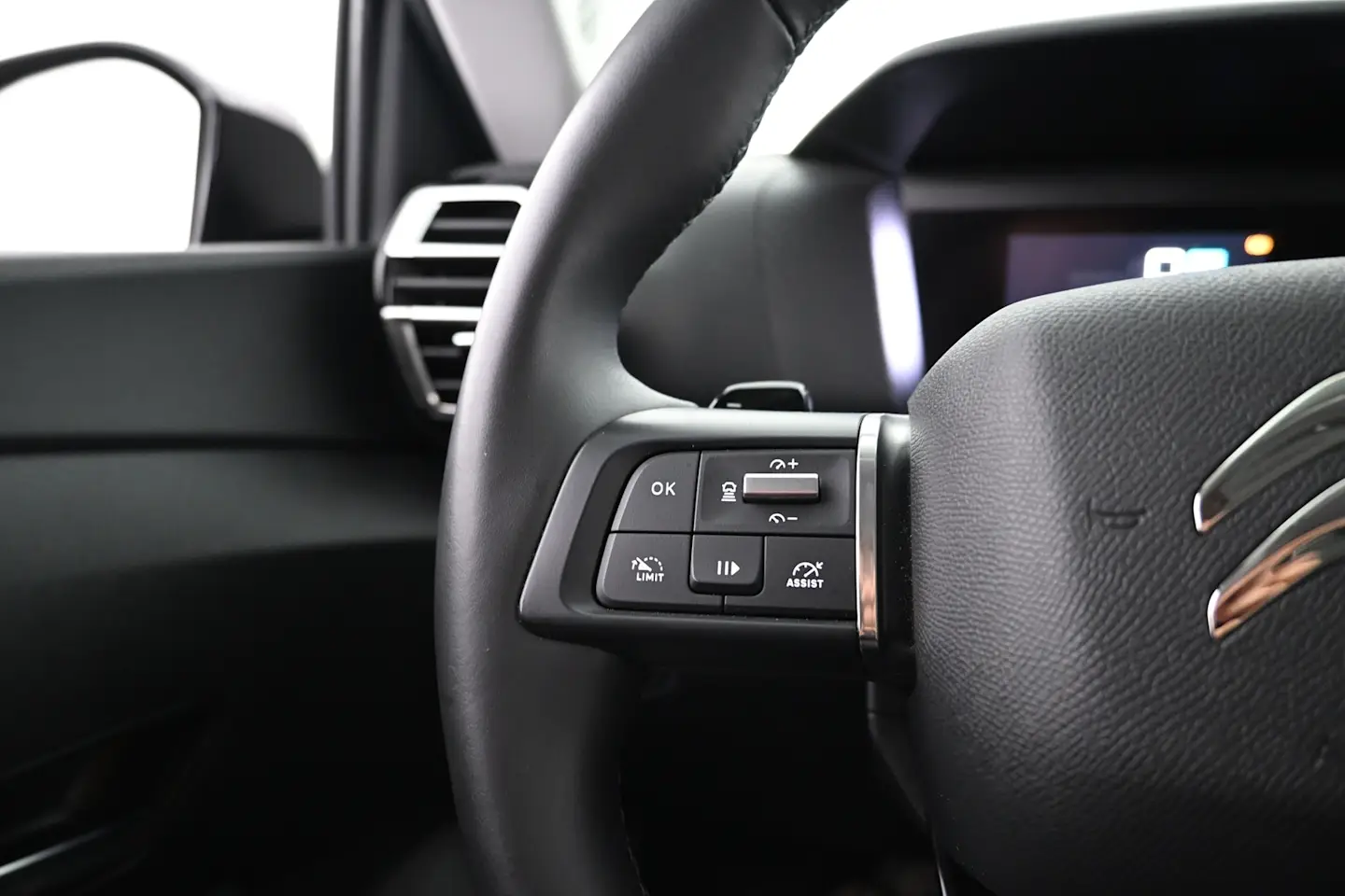 Car Image - 1vXvhPkeLF0d9luqgoQUAw
